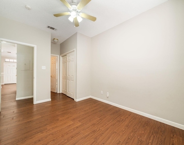 2300 Leon St - Photo Thumbnail 25