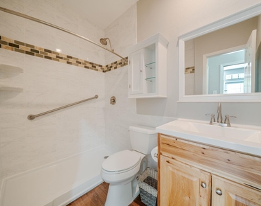 2300 Leon St - Photo Thumbnail 22