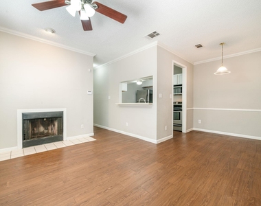 2300 Leon St - Photo Thumbnail 11
