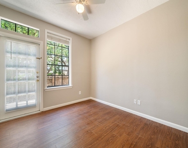 2300 Leon St - Photo Thumbnail 19