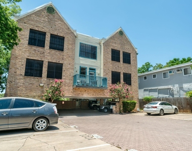 2300 Leon St - Photo Thumbnail 6