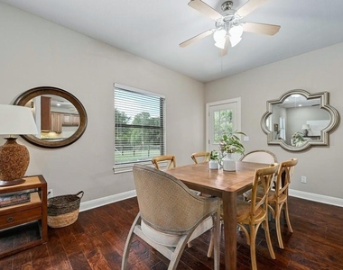 200 Oak Hollow Ln - Photo Thumbnail 17
