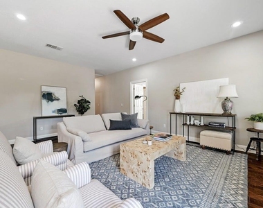 200 Oak Hollow Ln - Photo Thumbnail 15