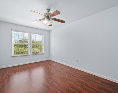 330 Howard Ln - Photo Thumbnail 23