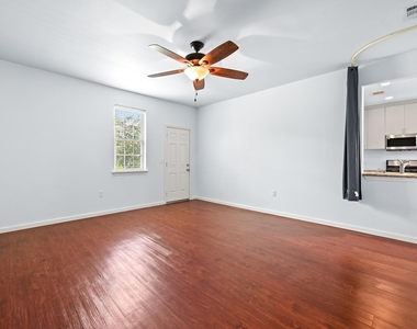 330 Howard Ln - Photo Thumbnail 8