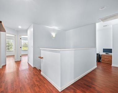 330 Howard Ln - Photo Thumbnail 15