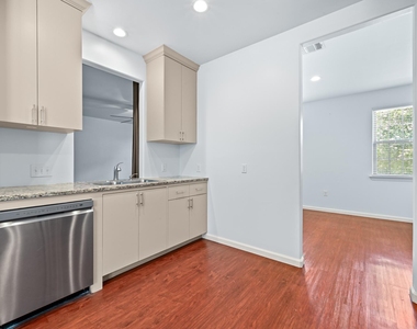 330 Howard Ln - Photo Thumbnail 12