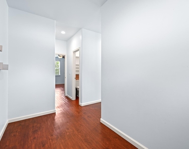 330 Howard Ln - Photo Thumbnail 4