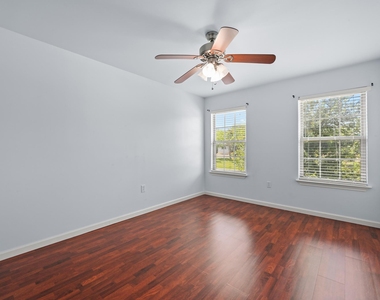 330 Howard Ln - Photo Thumbnail 24