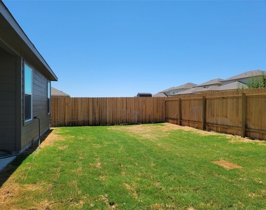 100 Montego St - Photo Thumbnail 25