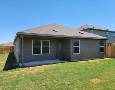 100 Montego St - Photo Thumbnail 26