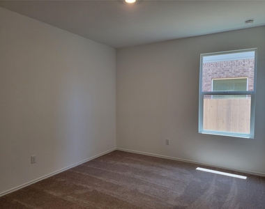 100 Montego St - Photo Thumbnail 18