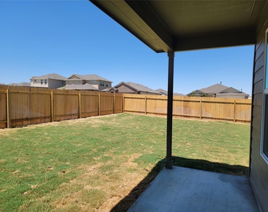 100 Montego St - Photo Thumbnail 23