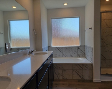 100 Montego St - Photo Thumbnail 17