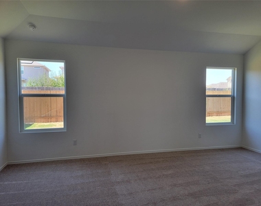 100 Montego St - Photo Thumbnail 12