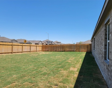 100 Montego St - Photo Thumbnail 24