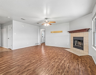 1309 Marlee Cir - Photo Thumbnail 6