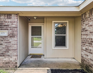 1309 Marlee Cir - Photo Thumbnail 3