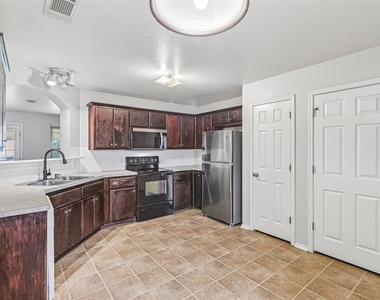 1309 Marlee Cir - Photo Thumbnail 11