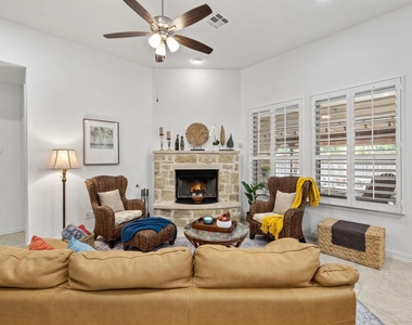 3824 Ashbury Rd - Photo Thumbnail 4