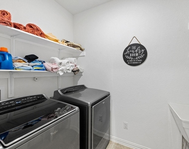 3824 Ashbury Rd - Photo Thumbnail 17