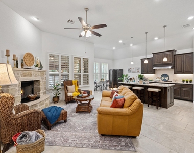 3824 Ashbury Rd - Photo Thumbnail 3