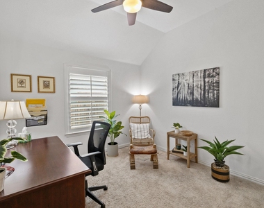 3824 Ashbury Rd - Photo Thumbnail 12
