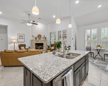 3824 Ashbury Rd - Photo Thumbnail 7