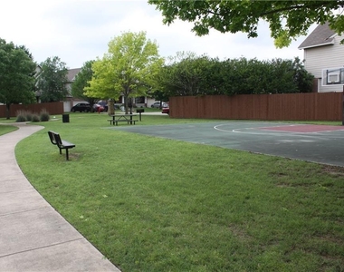 354 Camelia Pkwy - Photo Thumbnail 27