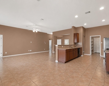 354 Camelia Pkwy - Photo Thumbnail 3