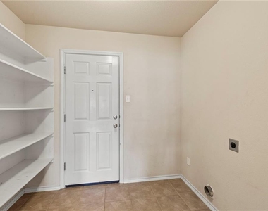 354 Camelia Pkwy - Photo Thumbnail 13