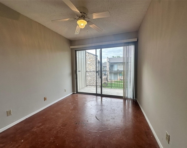 500 E Riverside Dr - Photo Thumbnail 18