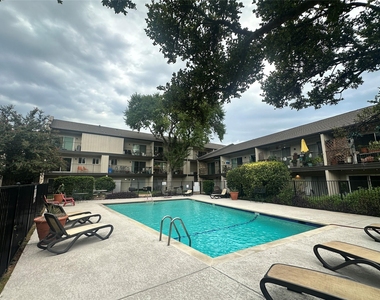 500 E Riverside Dr - Photo Thumbnail 26