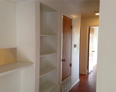 500 E Riverside Dr - Photo Thumbnail 7
