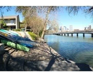 500 E Riverside Dr - Photo Thumbnail 22