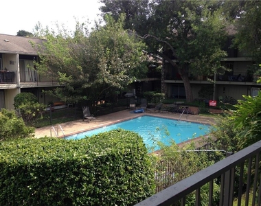 500 E Riverside Dr - Photo Thumbnail 18
