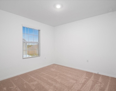 2809 Schwartz Ln - Photo Thumbnail 9