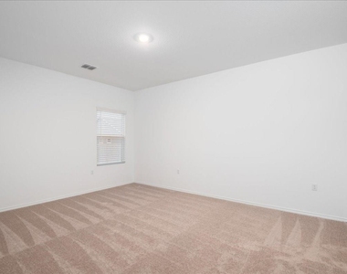 2809 Schwartz Ln - Photo Thumbnail 4