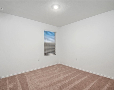 2809 Schwartz Ln - Photo Thumbnail 8