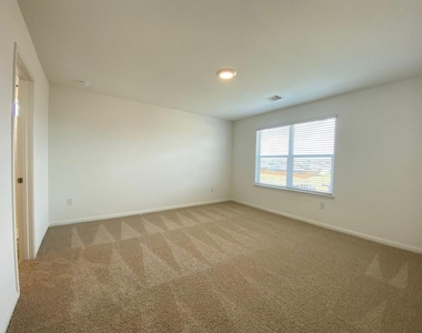 225 Saide St - Photo Thumbnail 10