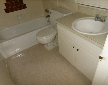 2516 Enfield - Photo Thumbnail 6