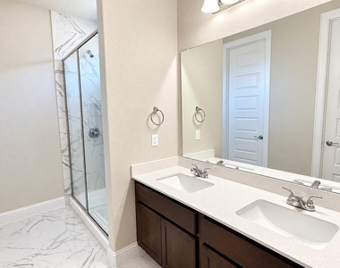 148 Riverhill Dr - Photo Thumbnail 15