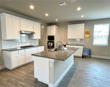 148 Riverhill Dr - Photo Thumbnail 6