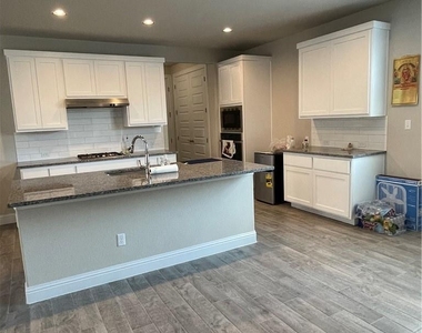 148 Riverhill Dr - Photo Thumbnail 5