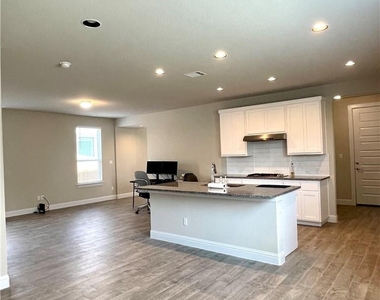 148 Riverhill Dr - Photo Thumbnail 8