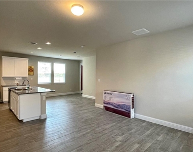 148 Riverhill Dr - Photo Thumbnail 4