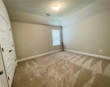148 Riverhill Dr - Photo Thumbnail 18