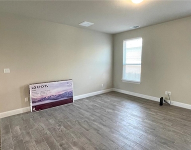 148 Riverhill Dr - Photo Thumbnail 1