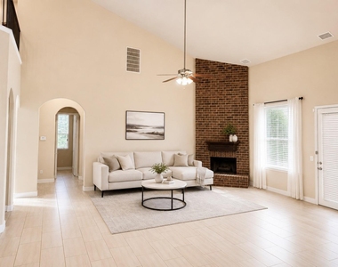 2413 Bowen St - Photo Thumbnail 7