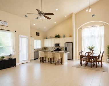 2413 Bowen St - Photo Thumbnail 4